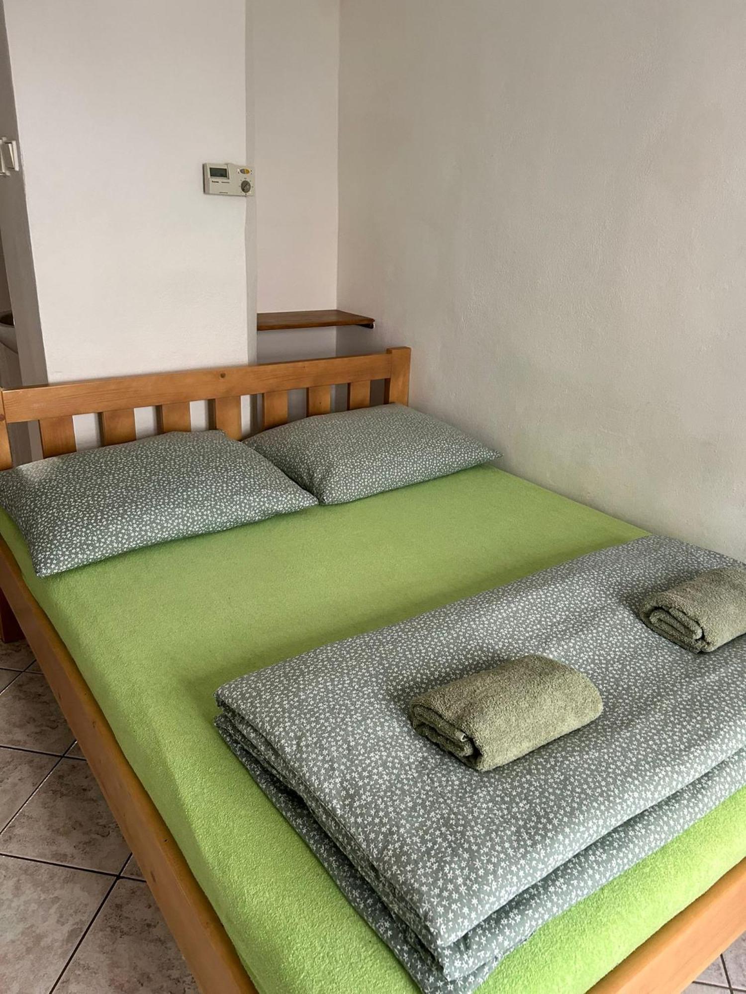 Zmrzlinovy Domecek Apartment Mikulov Exterior foto